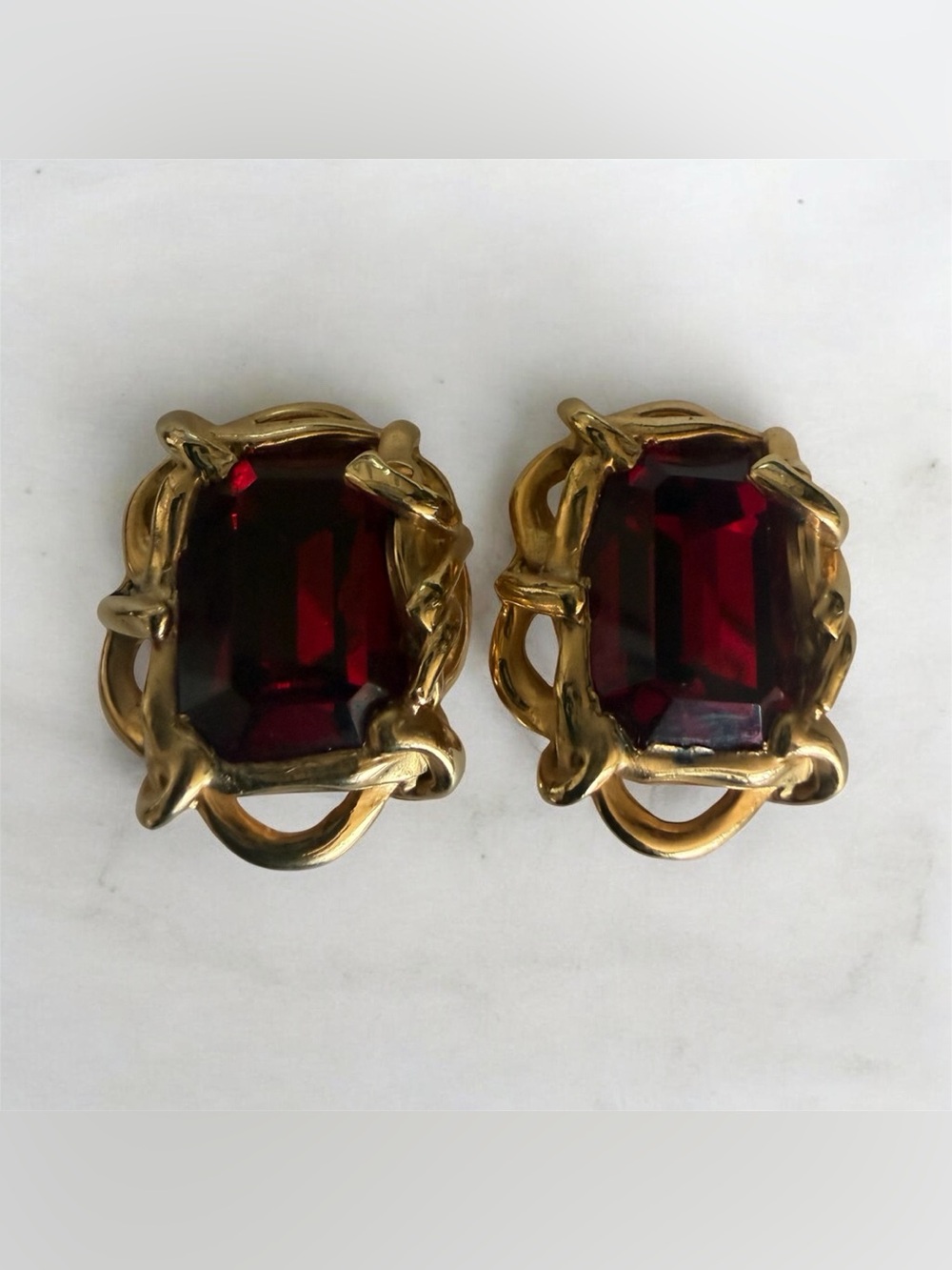 Signed Roberta Chiarella 1990s Garnet Red Crystal Gold Clip-On Earrings